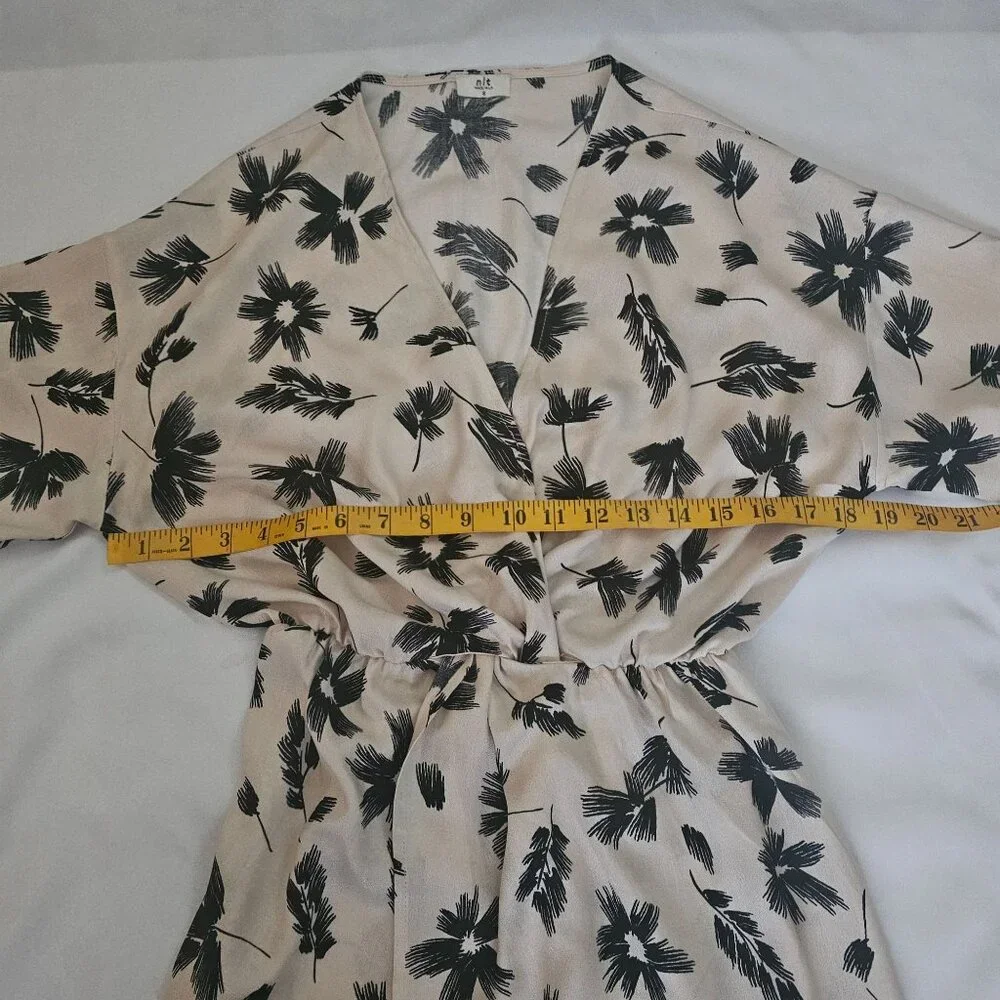 n/t Women's Beige & Black Floral Elastic Waist V-Neckline Maxi Dress Size Small - Picture 9 of 13